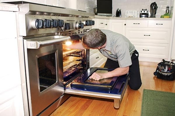 Cost Factors and Tips if You Need to Repair Your Stove